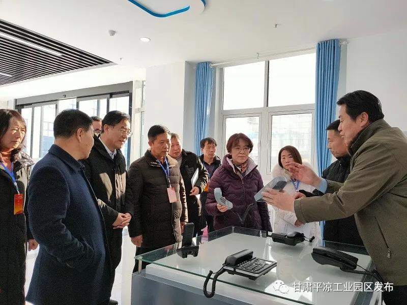 省市人大代表来开云集团官网开云集团官网首页-开云(中国)工业园区视察(图3)