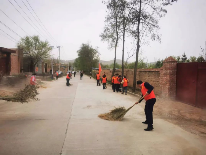 开云集团官网开云集团官网首页-开云(中国)
赴包抓共建村社开展卫生清扫志愿服务活动(图2)