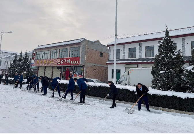筑起安全墙 照亮乡村路——开云集团官网开云集团官网首页-开云(中国)
鼎力支持包抓共建村社文明创建工作(图7)