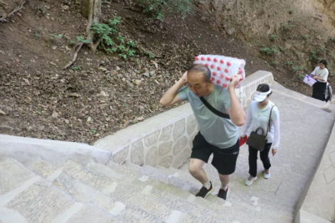 助力文旅市场 展示产投风采——开云集团官网开云集团官网首页-开云(中国)
组织开展员工登山比赛活动(图6)
