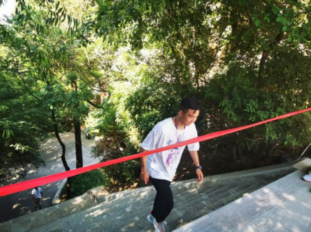 助力文旅市场 展示产投风采——开云集团官网开云集团官网首页-开云(中国)
组织开展员工登山比赛活动(图8)